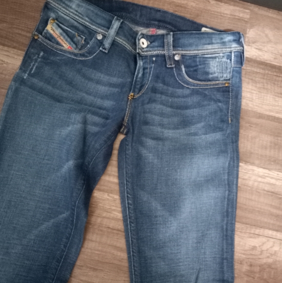 Deisel Blue Embroidered pockets Jeans Lowkyb.c 24 x 32 - Picture 2 of 5